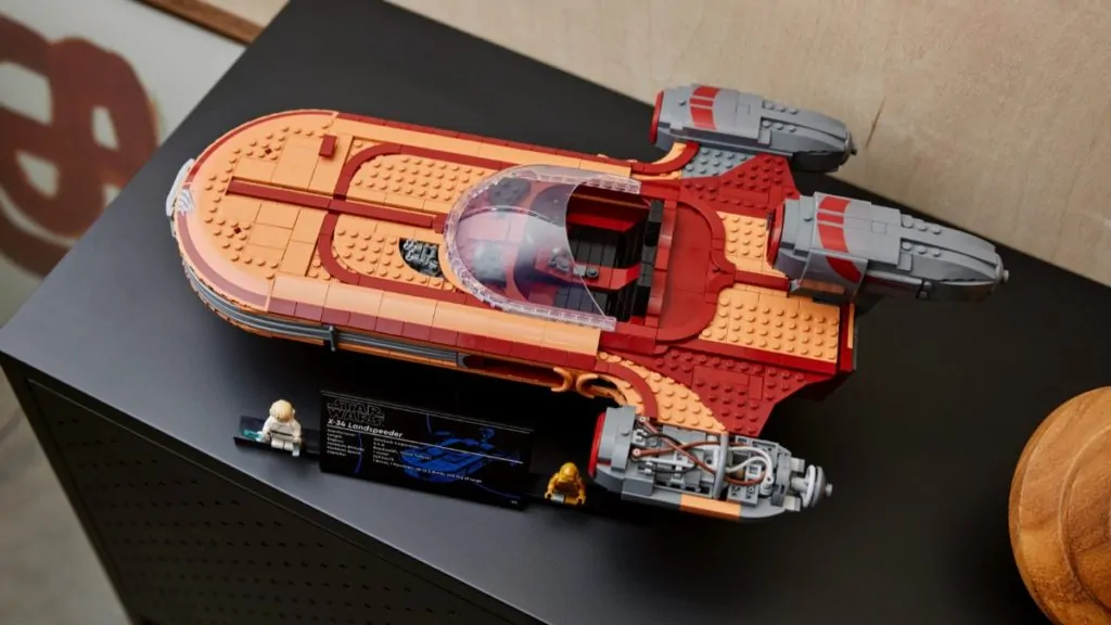 LEGO Star Wars 75341 Luke Skywalkers Landspeeder featured 3