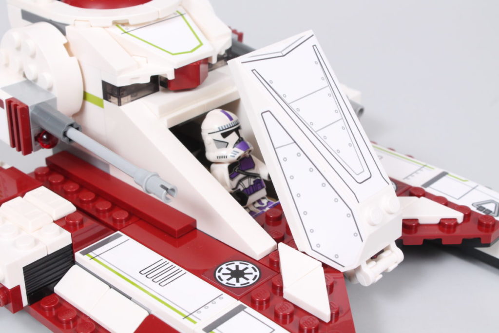 LEGO Star Wars 75342 Republic Fighter Tank review 11