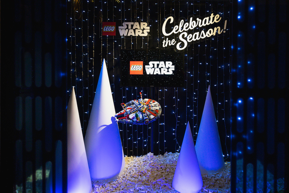 LEGO Star Wars Empire State Building Christmas 1