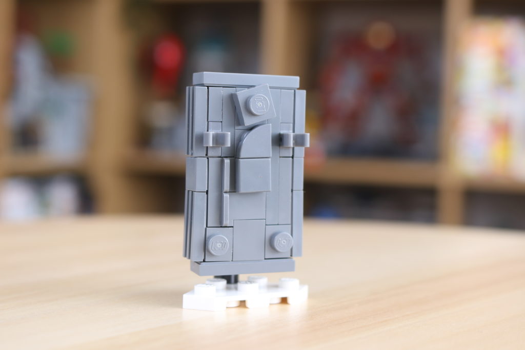 LEGO Star Wars Han Solo in Carbonite build 4