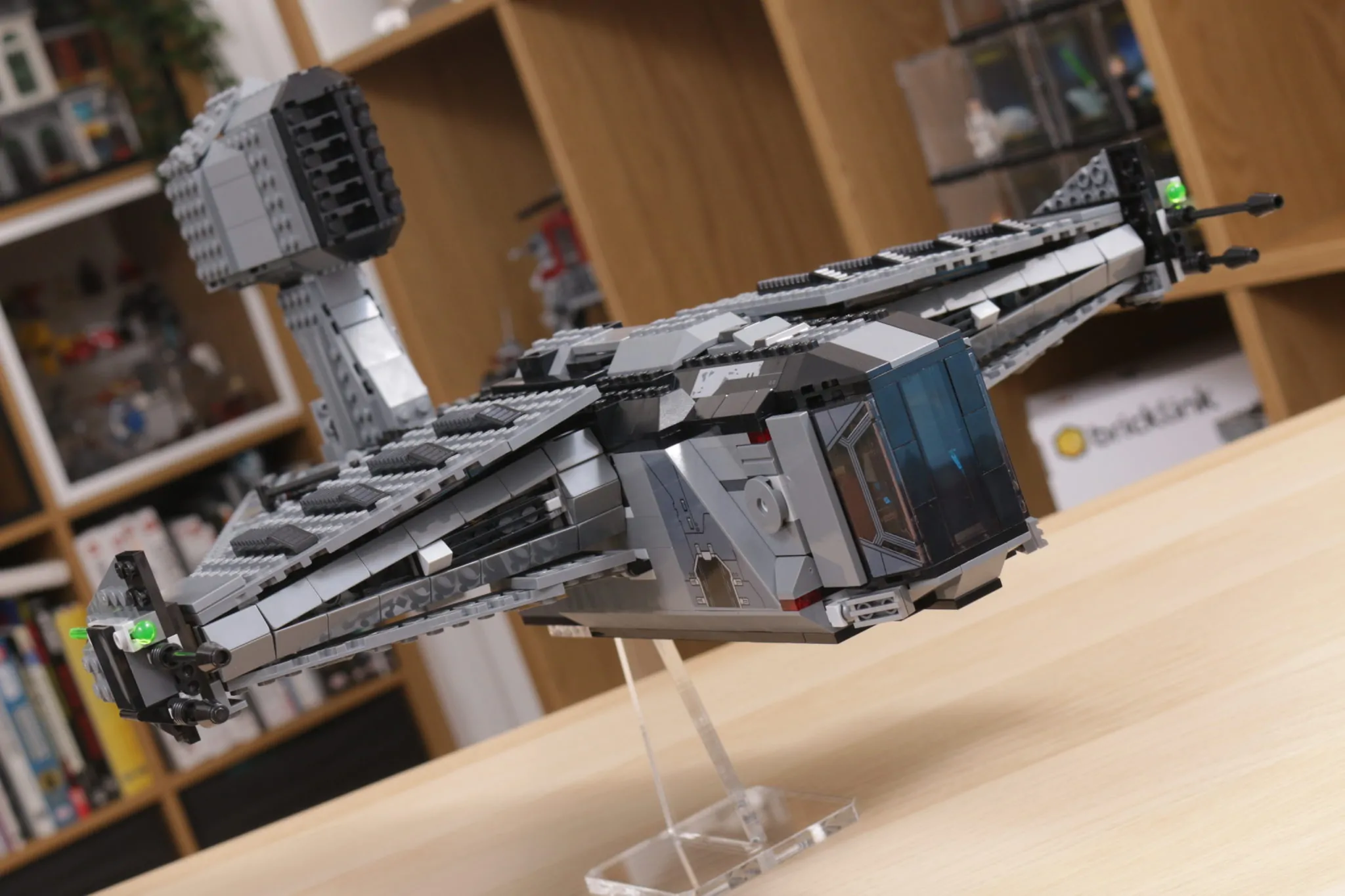 LEGO Star Wars 75323 The Justifier review and gallery