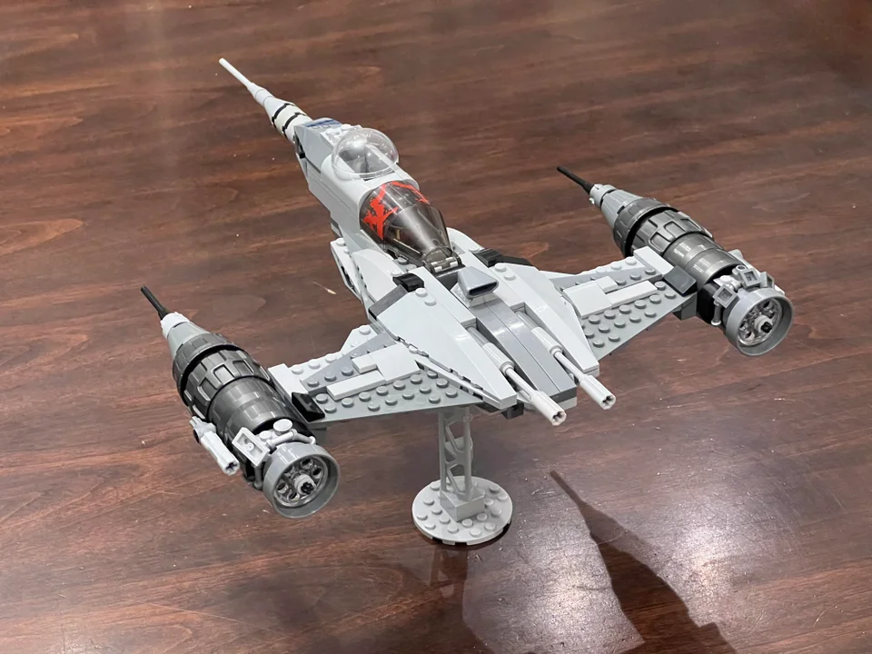 LEGO Star Wars The Mandalorian N 1 Starfighter 2