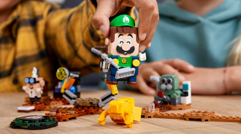 LEGO Super Mario 71397 Luigis Mansion Lab lifestyle in primo piano