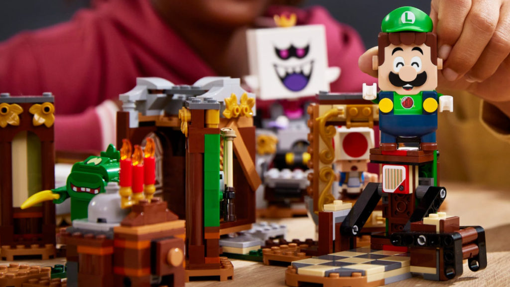 LEGO Super Mario 71401 Luigis Mansion Haunt and Seek Expansion Set lifestyle featured