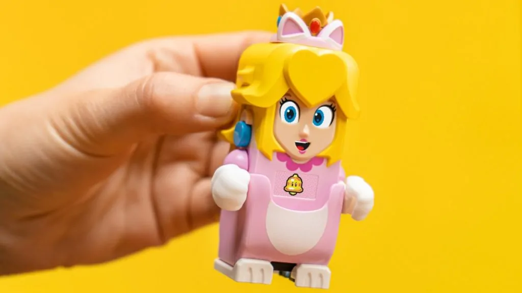 LEGO Super Mario Cat Peach featured