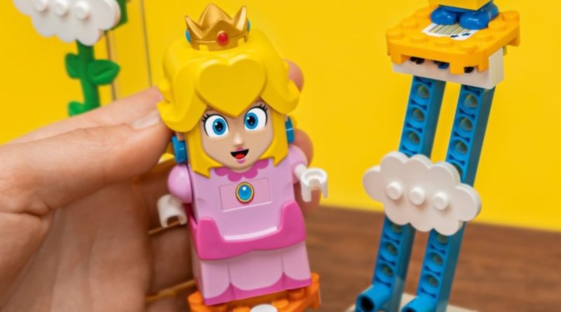 LEGO Super Mario Princess Peach featured 2