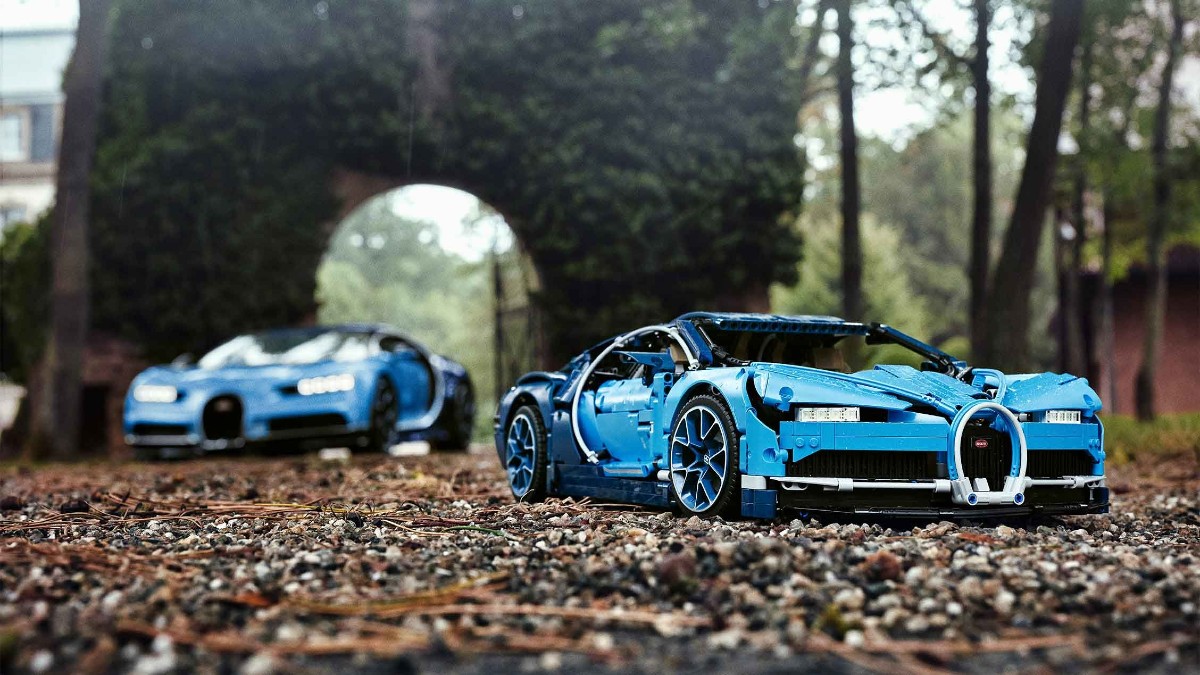 LEGO Technic 42083 Bugatti Chiron Comparison Lifestyle Outdoors Featured