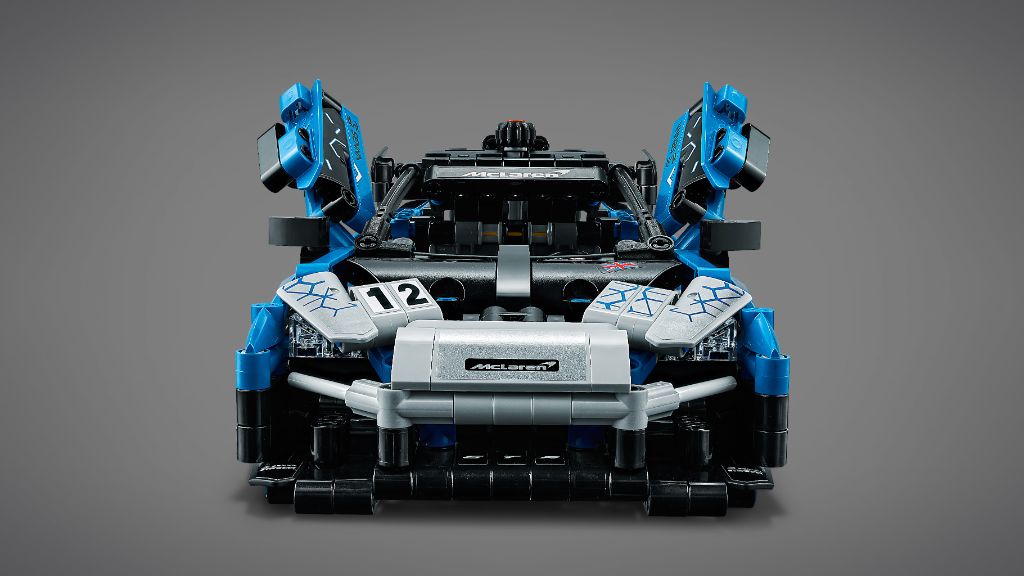 LEGO Technic 42123 McLaren Senna GTR 14