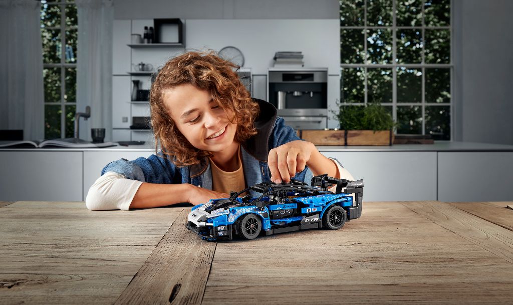 LEGO Technic 42123 McLaren Senna GTR 3