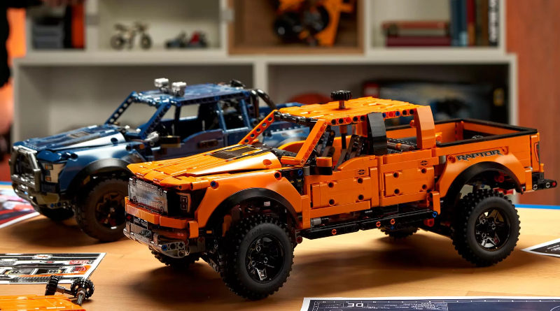 LEGO Technic 42126 Prototipo Ford F 150 Raptor in primo piano