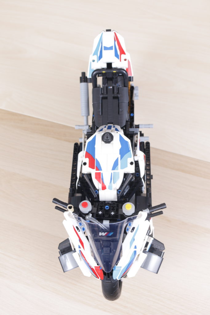 LEGO Technic 42130 BMW M 1000 RR review 10