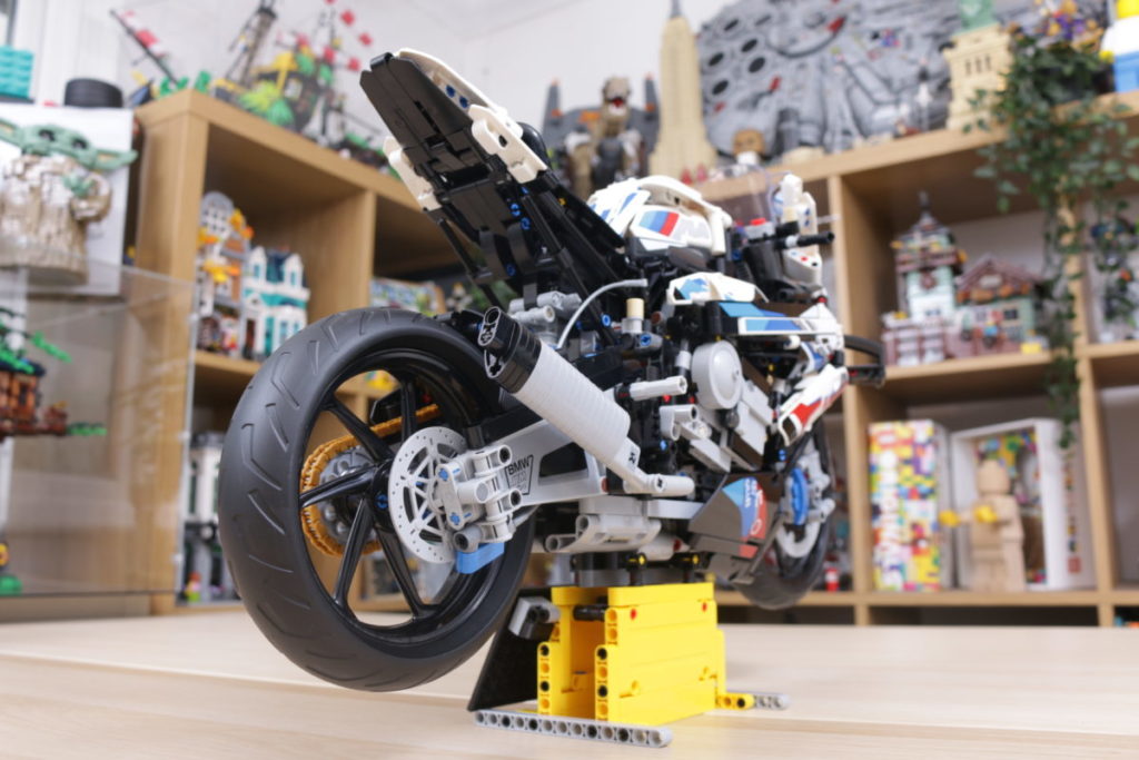 LEGO Technic 42130 BMW M 1000 RR review 11 1024x683