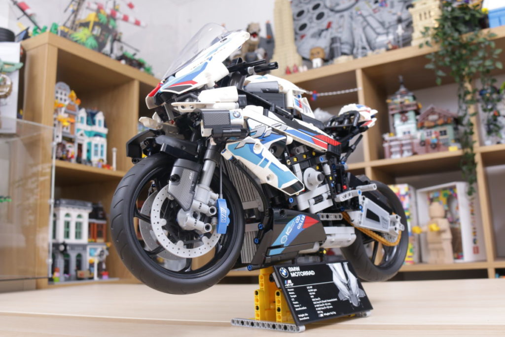 LEGO Technic 42130 BMW M 1000 RR review 18 1024x683