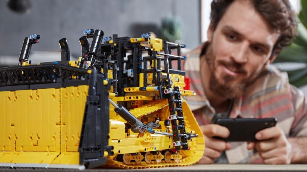 LEGO Technic 42131 App Powered CAT D11 Bulldozer featured 2