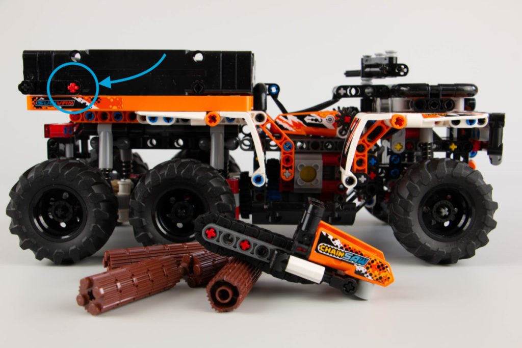 Has LEGO photoshopped this Technic box art before release?