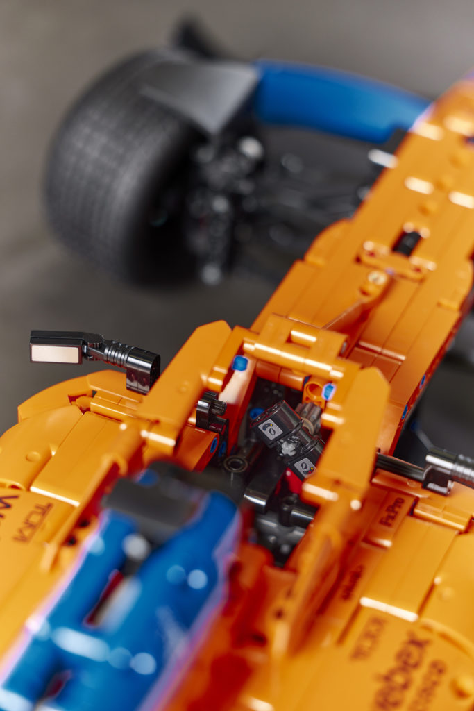 LEGO Technic 42141 McLaren Formula 1 Race Car 12