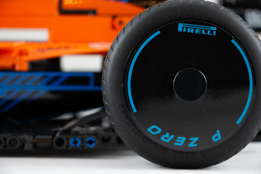 LEGO Technic 42141 McLaren Formula 1 Race Car review 07