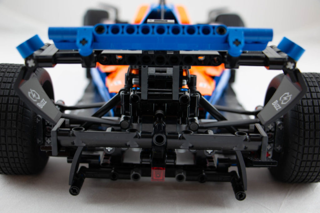 LEGO Technic 42141 McLaren Formula 1 Race Car review 10