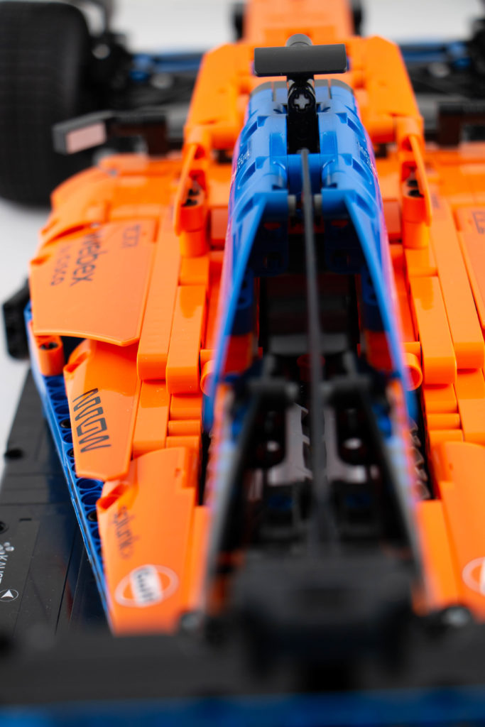 LEGO Technic 42141 McLaren Formula 1 Race Car review 16
