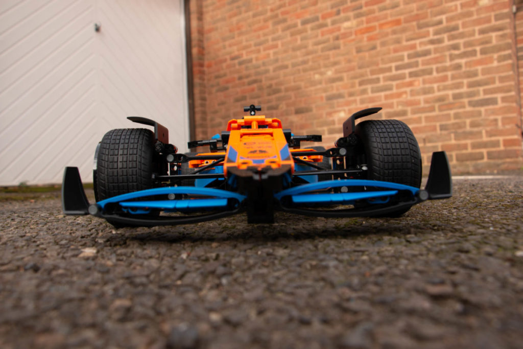 LEGO Technic 42141 McLaren Formula 1 Race Car review 34