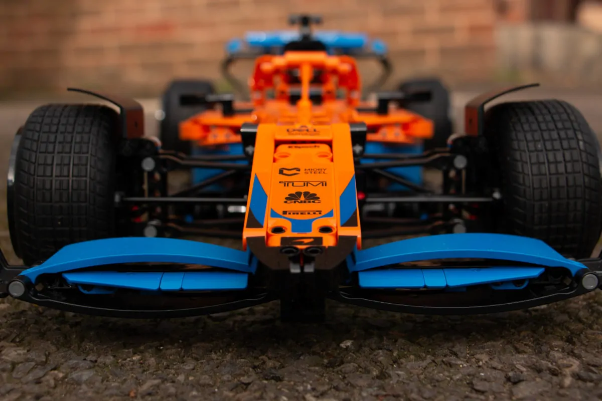 LEGO Technic 42141 McLaren Formula 1 Race Car full review