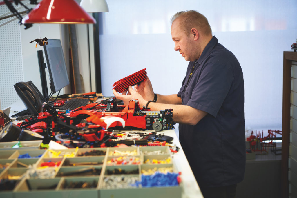 LEGO Technic 42143 Ferrari Daytona SP3 20 1024x683
