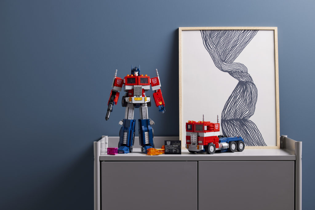 LEGO Transformers 10302 Optimus Prime 13