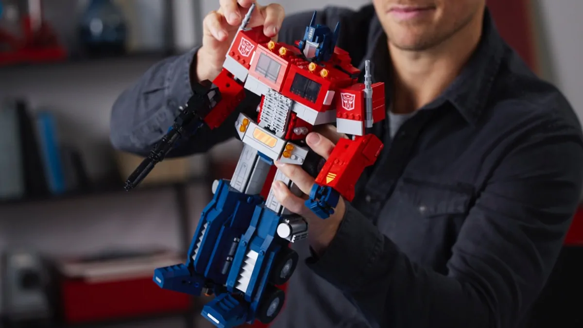 Hasbro to challenge Legos with 'Transformers