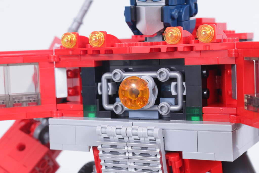 LEGO Transformers 10302 Optimus Prime review 21