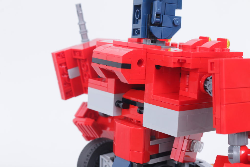 LEGO Transformers 10302 Optimus Prime review 27