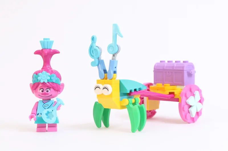 Poppy's carriage online