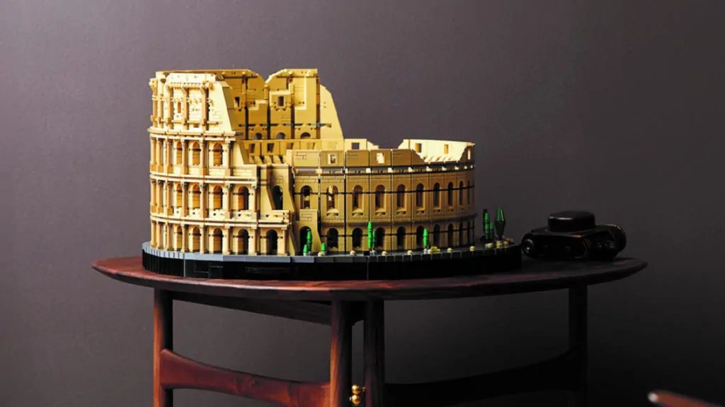 LEGO für Erwachsene 10276 Kolosseum Lifestyle 1 in der Größe geändert