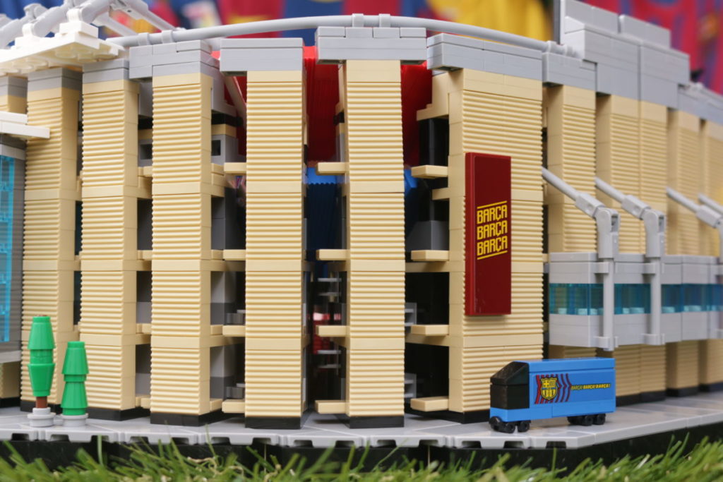 LEGO for Adults 10284 Camp Nou &ndash; FC Barcelona review 35 1024x683