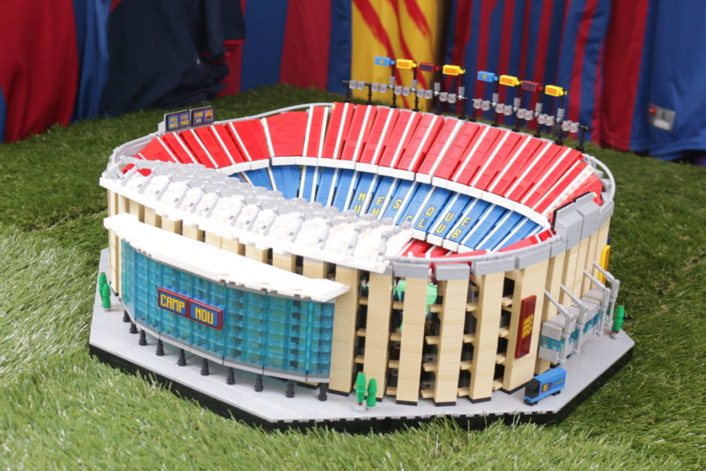 LEGO for Adults 10284 Camp Nou – FC Barcelona review 3