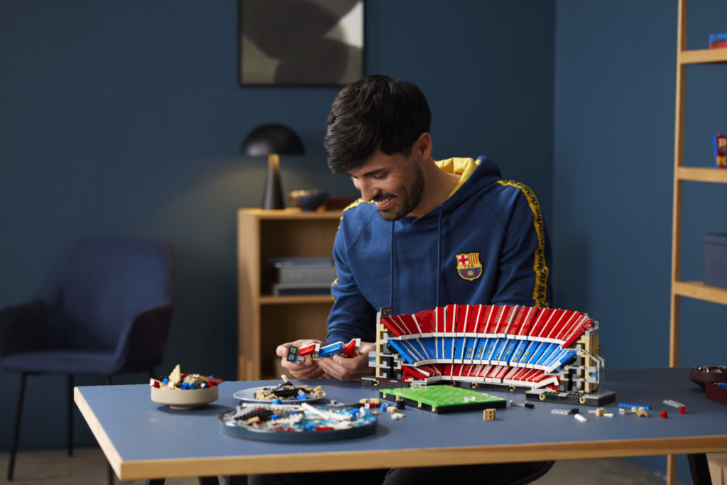 LEGO for Adults 10284 FC Barcelona Camp Nou 27