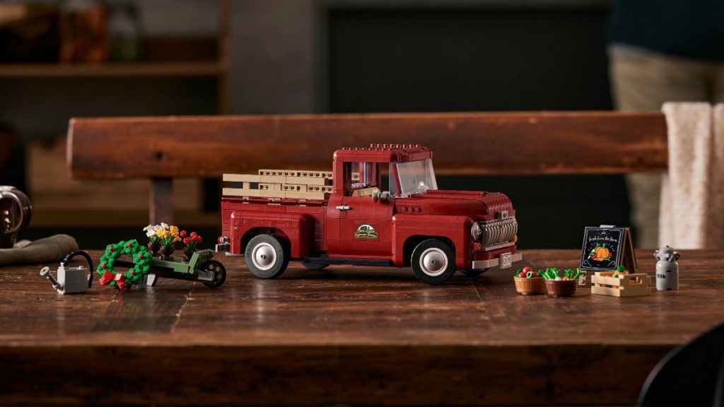 La camionnette LEGO pour adultes 10290 en vedette redimensionnée