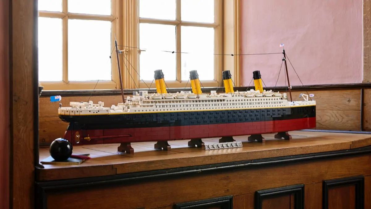 LEGO for Adults 10294 Titanic gets longest designer video