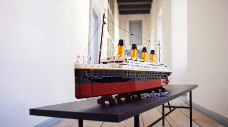 LEGO per adulti 10294 Titanic in primo piano 2