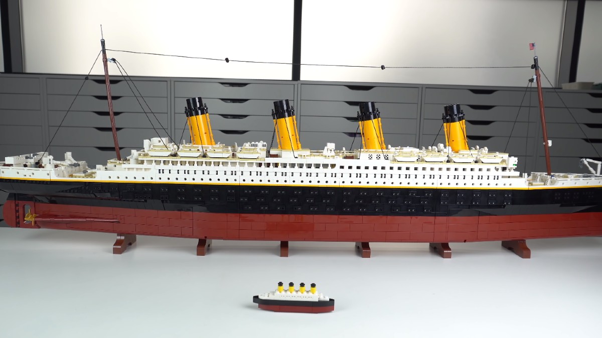 Crea un mini Titanic LEGO 10294 prima del vero affare
