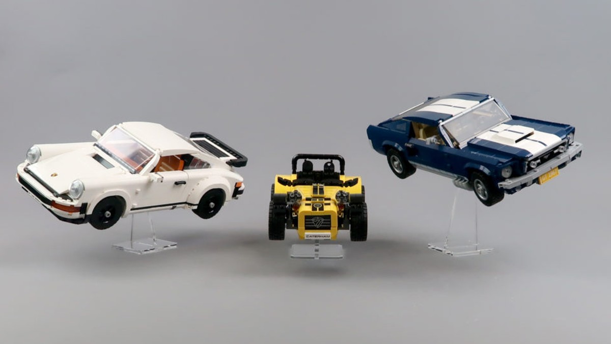 LEGO idisplayit stands free three cars featured