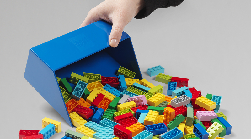 LEGO Scooper Featured