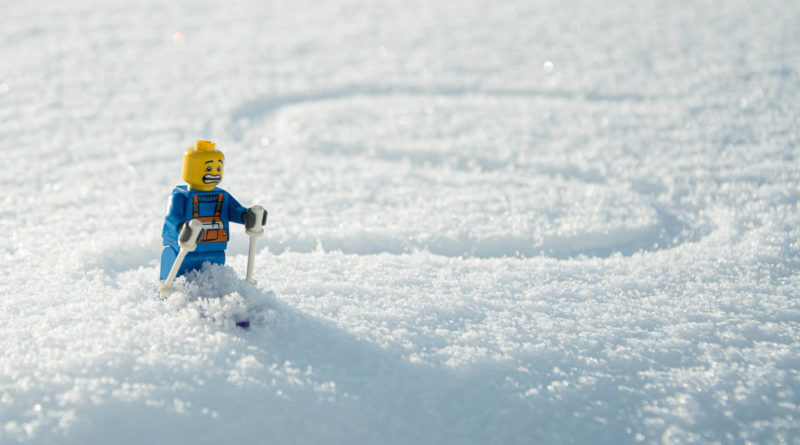 LEGO skiing