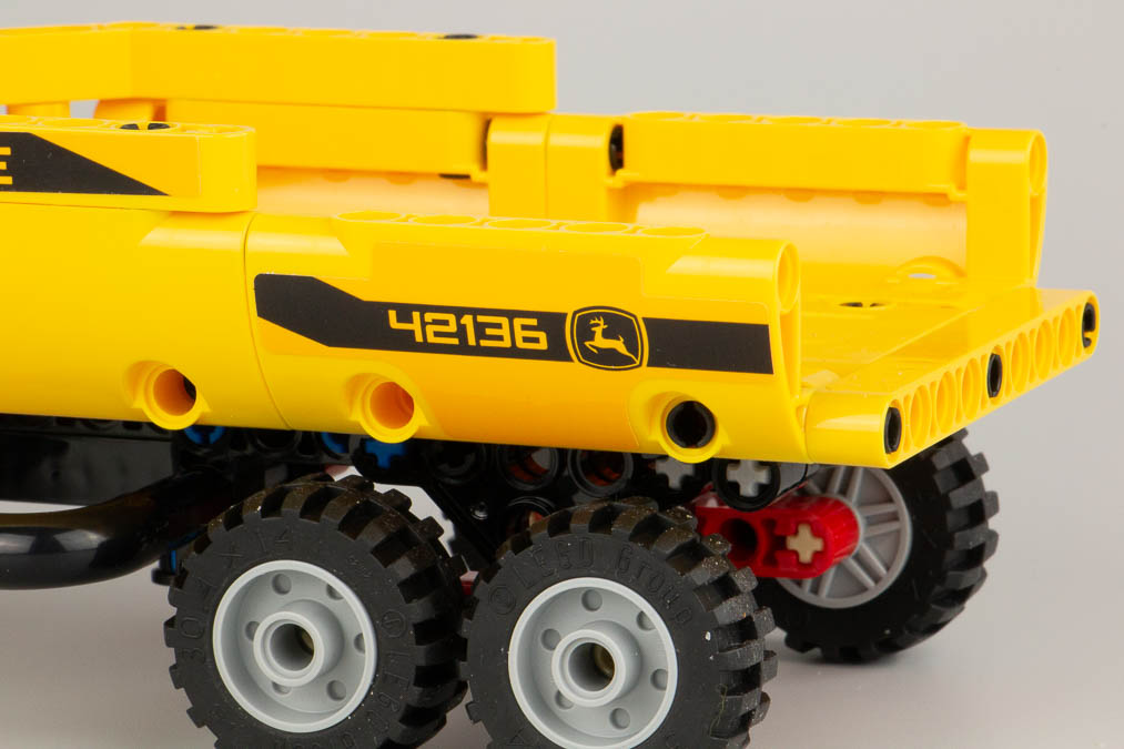 LEGO Technic 42136 John Deere 9620R 4WD Tractor 20