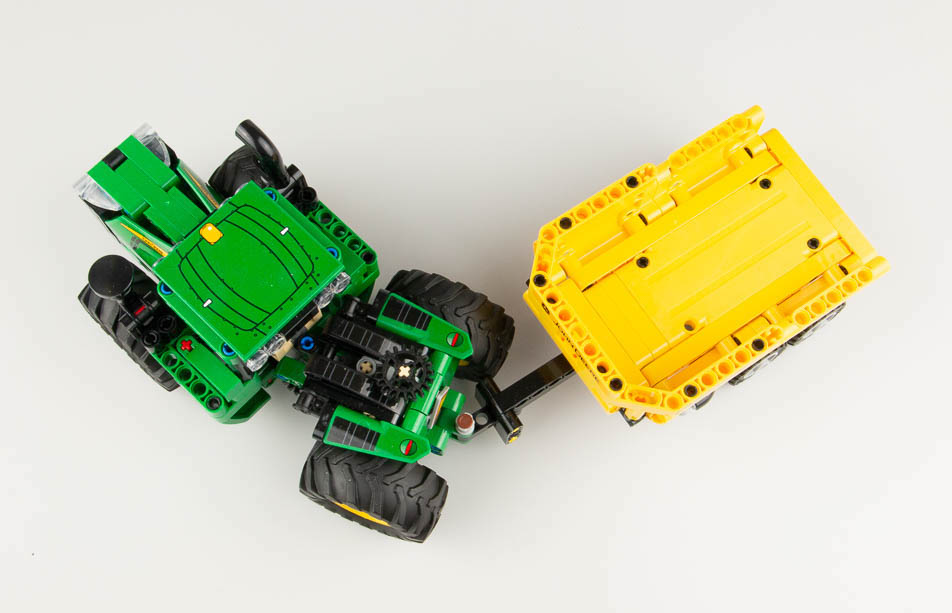 LEGO Technic 42136 John Deere 9620R 4WD Tractor 22