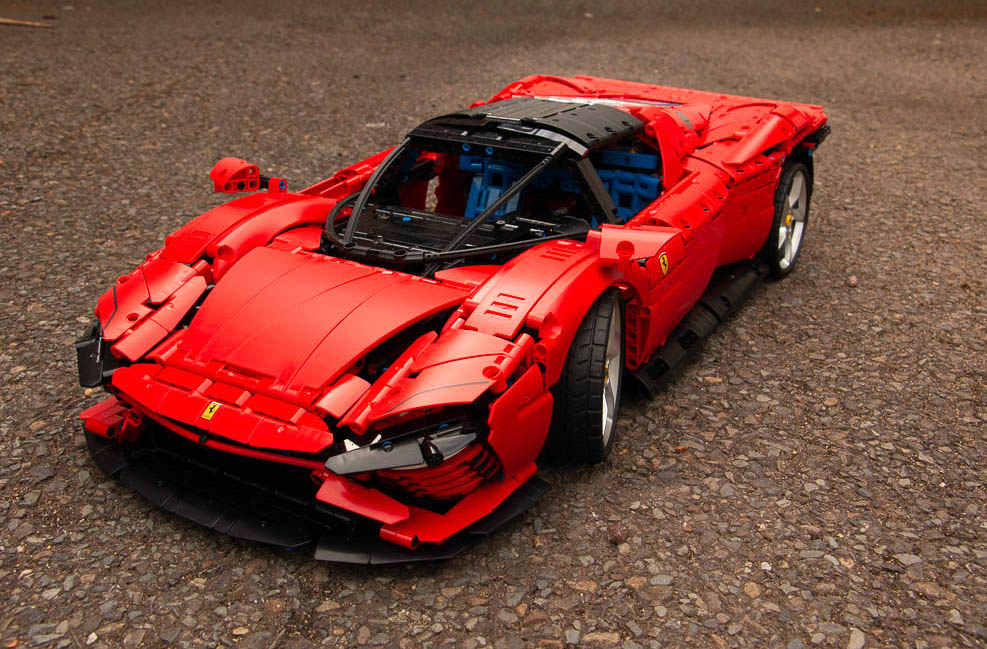 LEGO Technic 42143 Ferrari Daytona SP3 2
