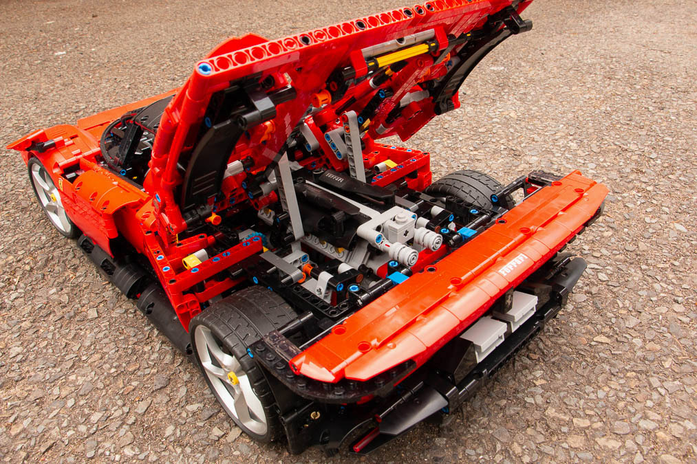 LEGO Technic 42143 Ferrari Daytona SP3 8