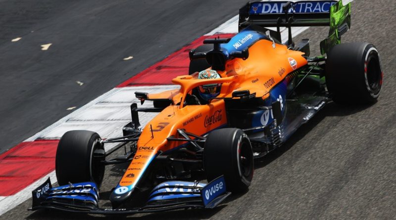 McLaren Formula One ကား 2021 ကို ပြသထားသည်။