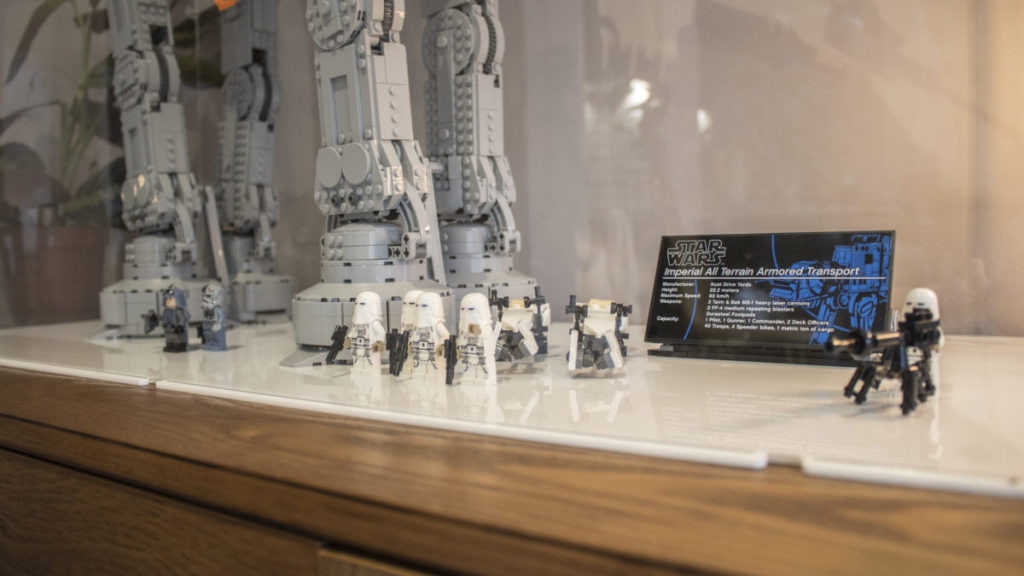 LEGO Star Wars 75313 AT-AT iDisplayit display case review