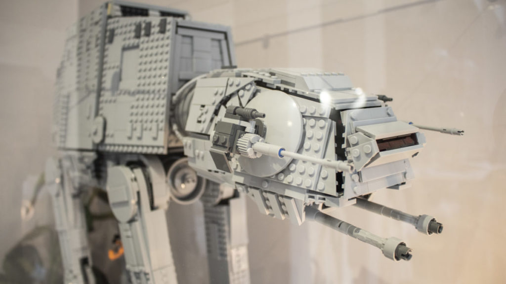 LEGO Star Wars 75313 AT-AT iDisplayit display case review