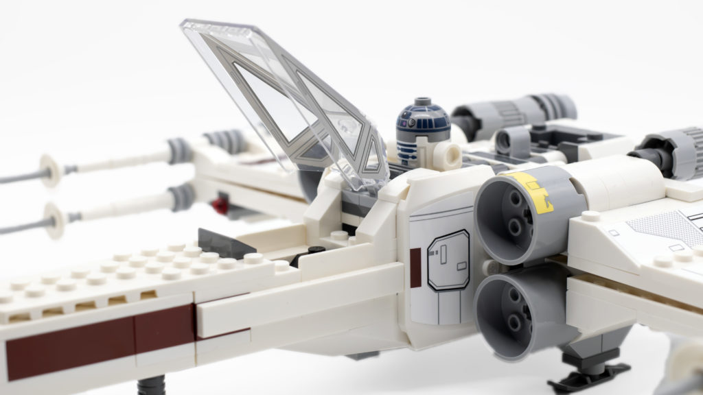 r2 and cockpit open